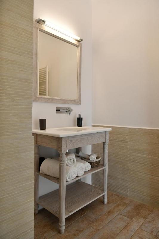 One-Bedroom Apartment with Private Outdoor Jacuzzi image 2