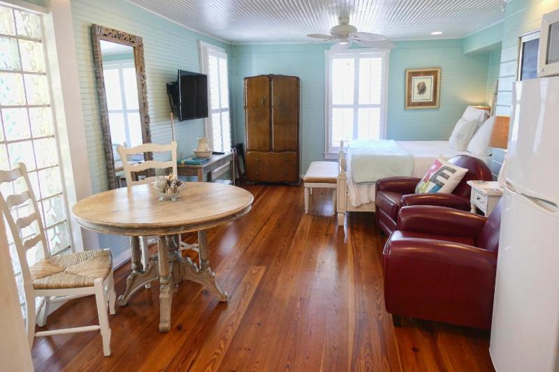 Beachview Inn and Spa - image 14