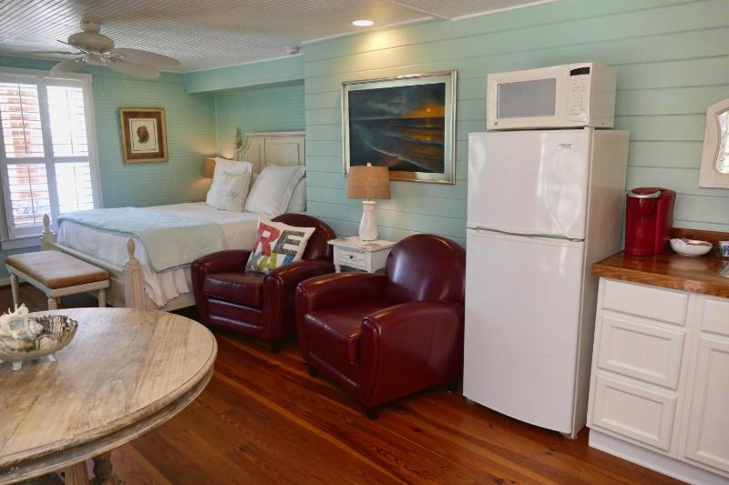 Beachview Inn and Spa - image 6