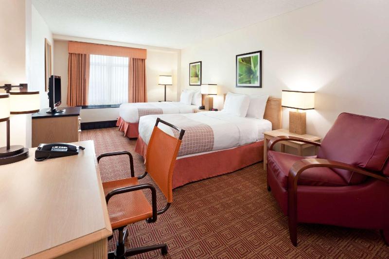 Double Room with Two Double Beds - Non-Smoking image 3