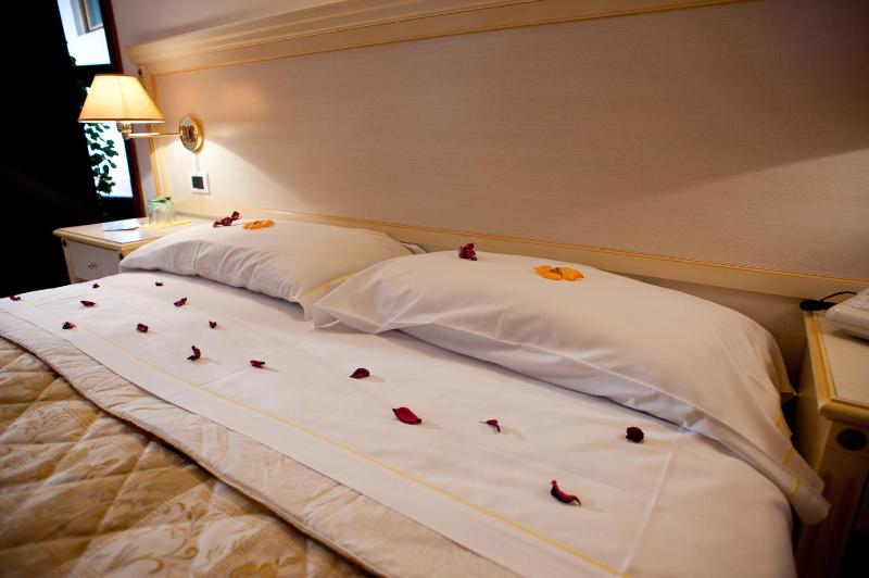 Double Room image 1