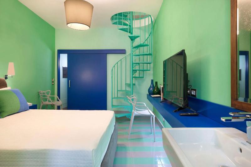 Suite Home Sorrento - image 20