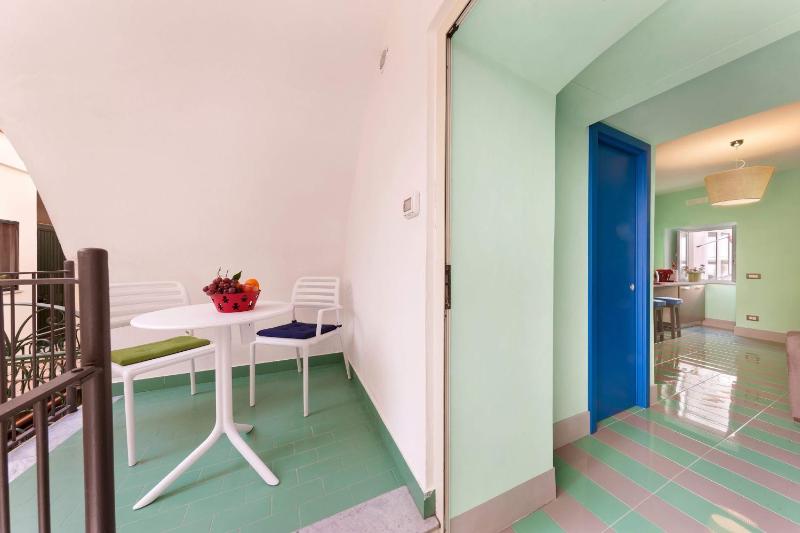 Suite Home Sorrento - image 19