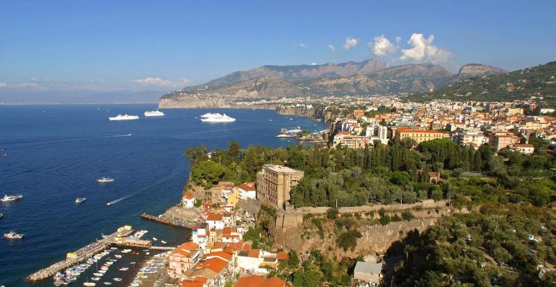 Suite Home Sorrento - image 13