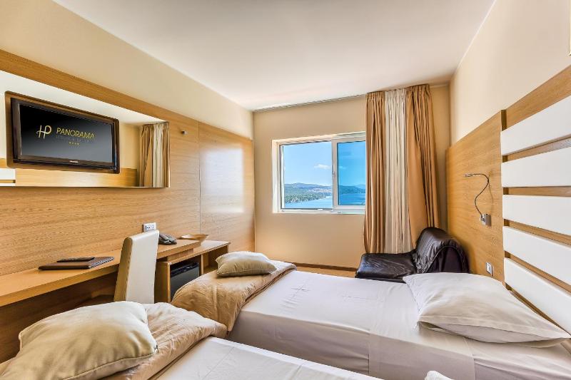 Superior Twin Room image 2