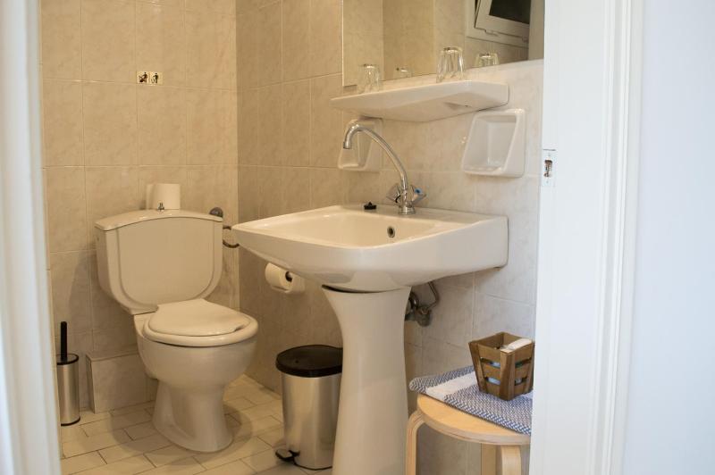 Twin Room with Sea View image 2