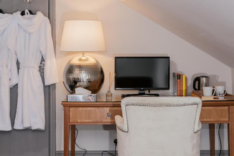 Double Room image 4