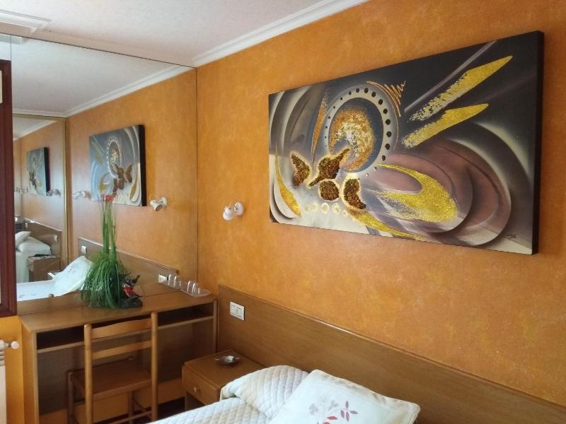 Double or Twin Room image 3