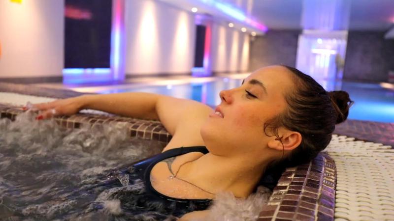 Classic Double Room image 4