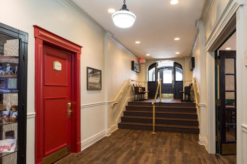Majestic Hotel - image 12