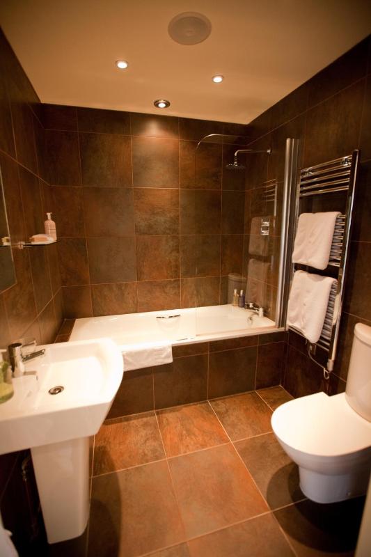 Double Room with Private Bathroom image 4