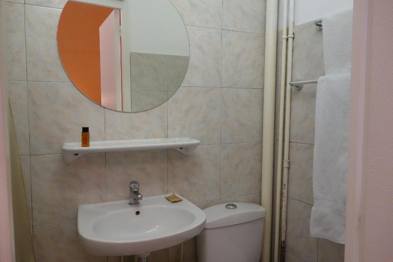 Double Room image 3