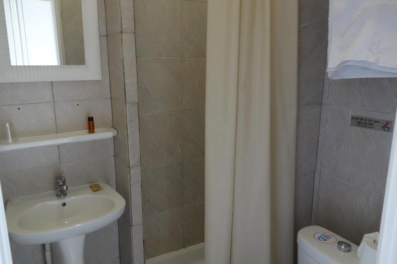 Double Room image 2