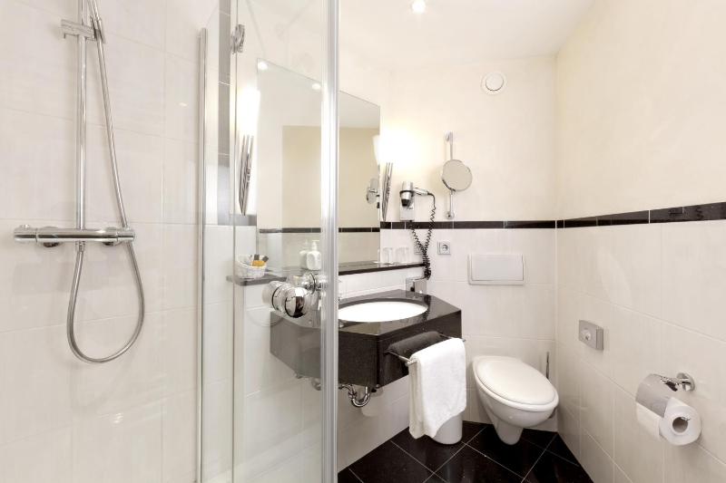 Double Room image 1