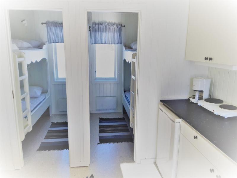 Economy Cottage with Shared Bathroom image 1