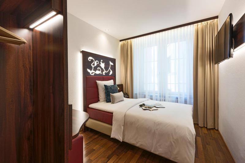 Single Room image 2