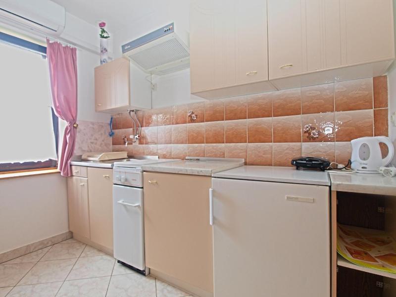 Apartment image 3