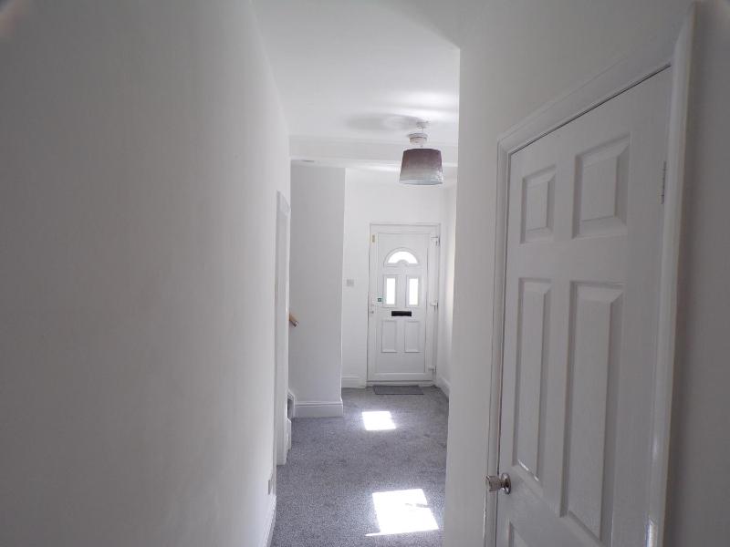 Zoo Cottage - image 14