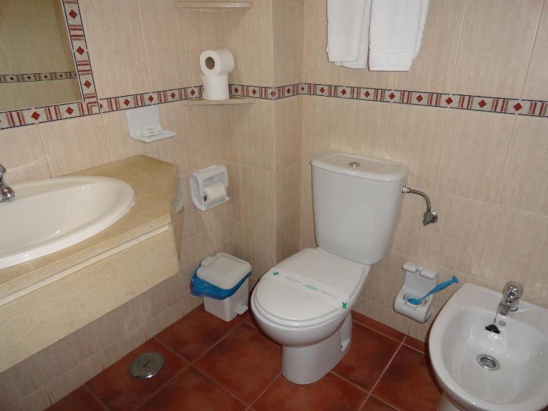 One-Bedroom Apartment image 3