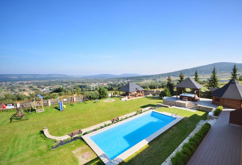 Duplex Apartment with Access to Jacuzzi image 3