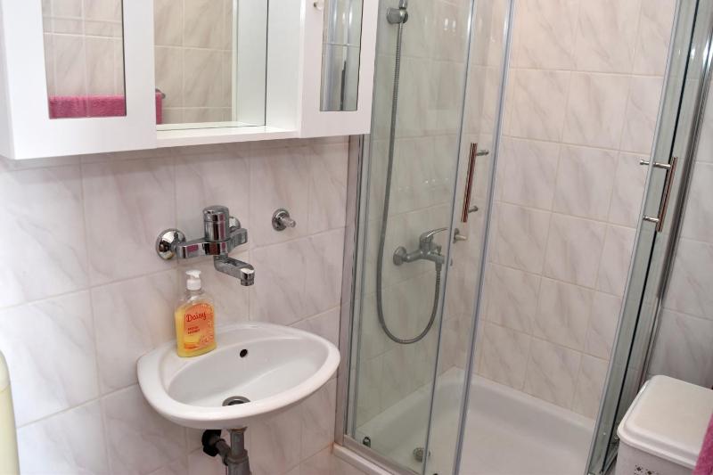 Apartments Oresic - image 4