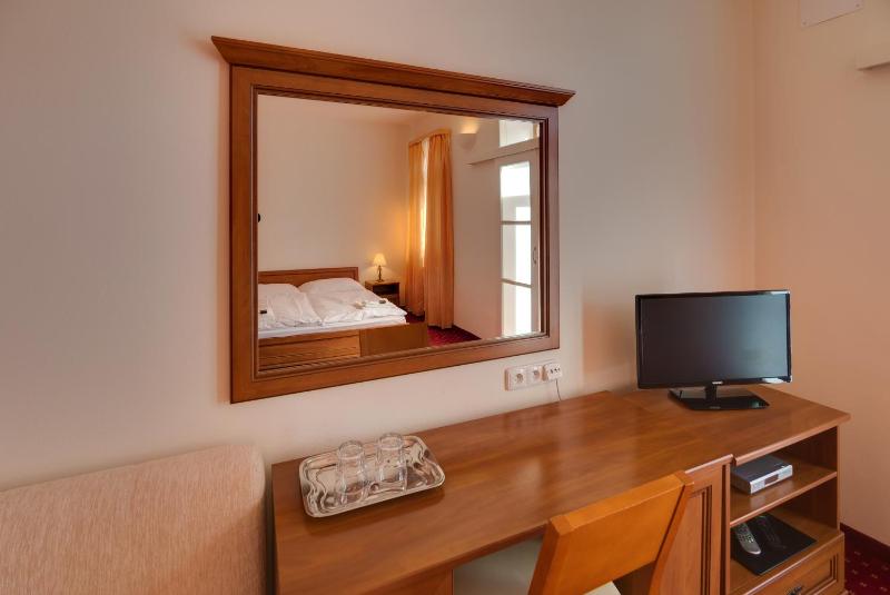Double Room image 4