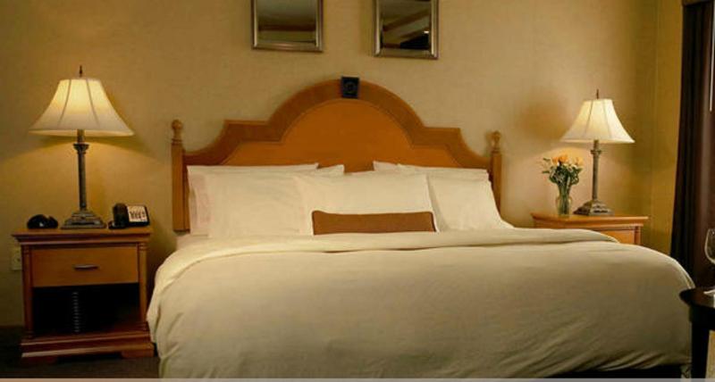 Queen Room image 3