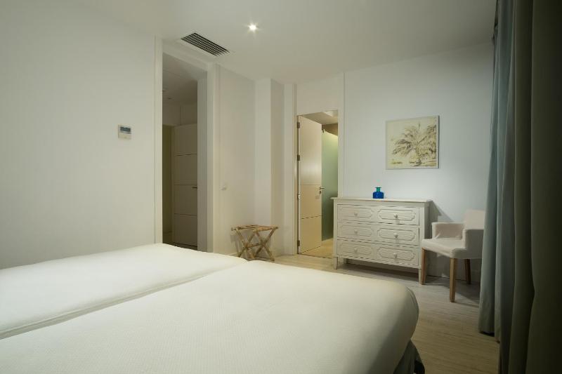 Three-Bedroom Apartment (6 Adults) image 4