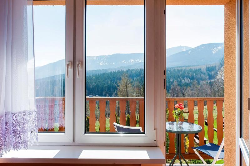 Double Room with Balcony image 2