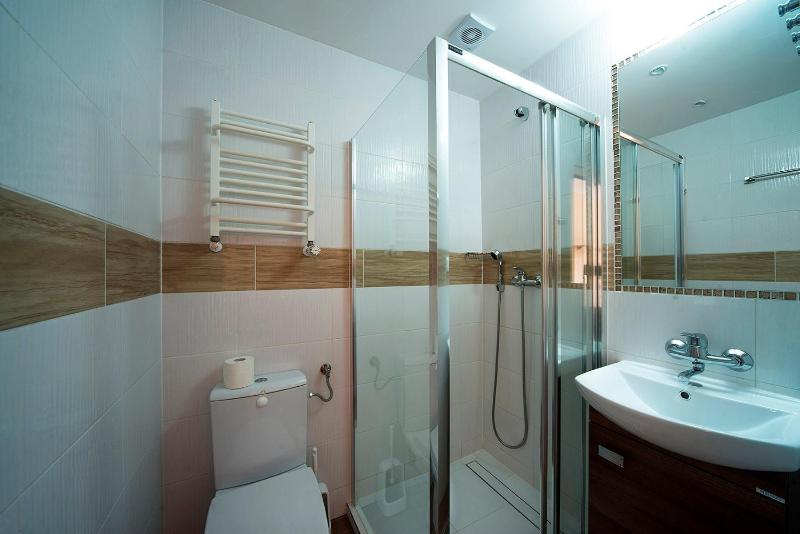 Double Room with Balcony image 4