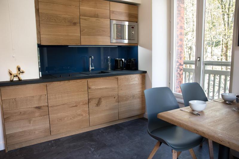 One-Bedroom Apartment image 3