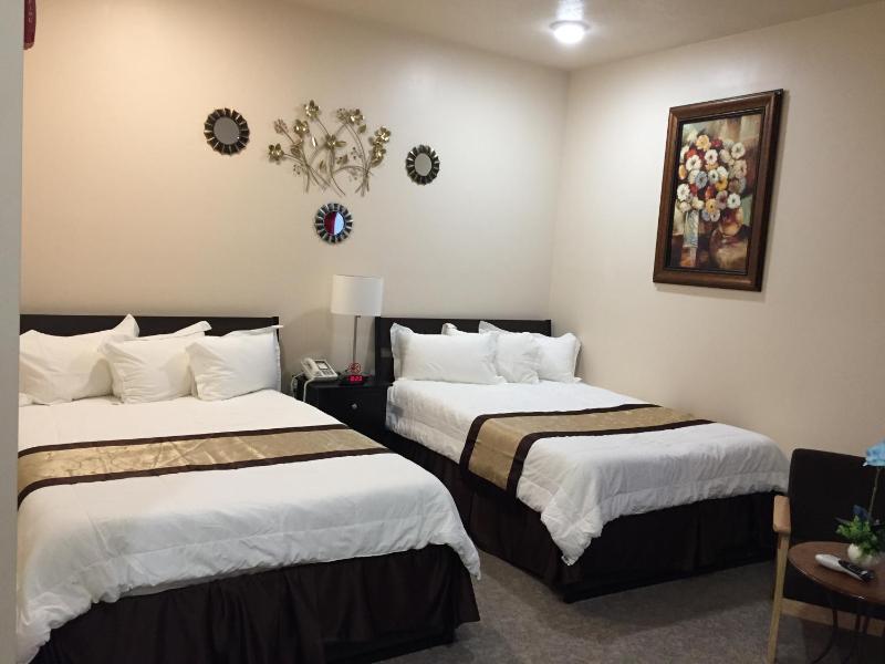 Double Room image 2