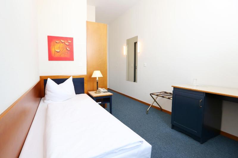 Single Room image 1