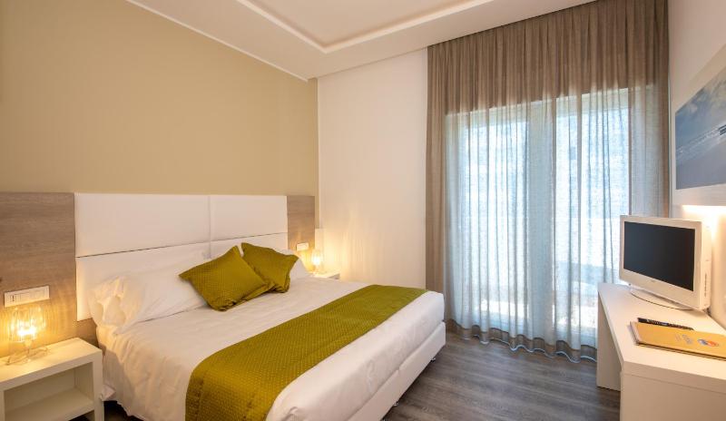Hotel Aurora - image 11
