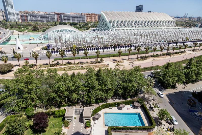 Travel Hábitat L'Umbracle - image 1