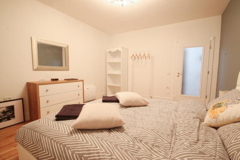 City Centre Apartment 1 - image 5