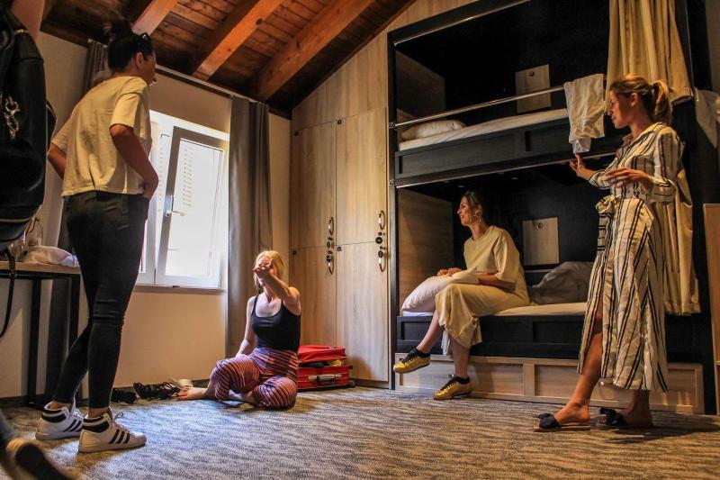 Bed in 6-Bed Mixed Dormitory Room image 3