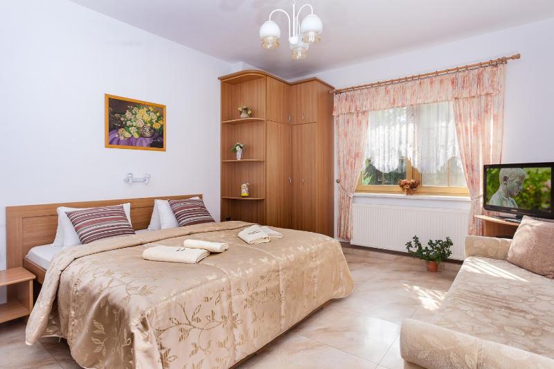 Double or Twin Room image 3