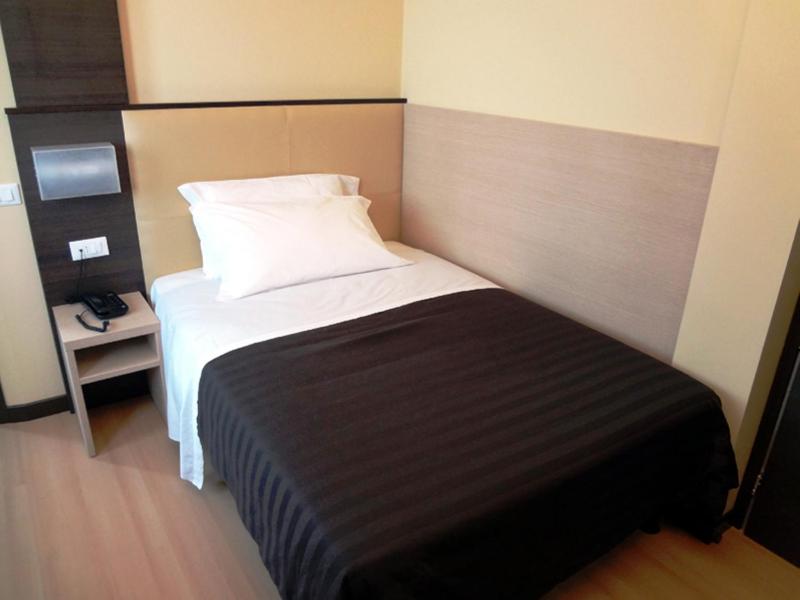 Single Room image 1