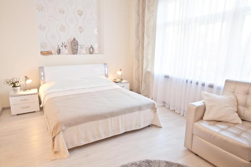 Double Room with Garden View image 4
