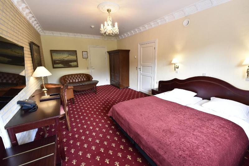 Standard Double or Twin Room image 2