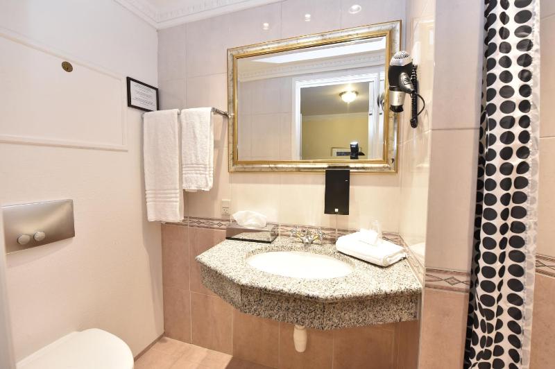 Single Room image 3