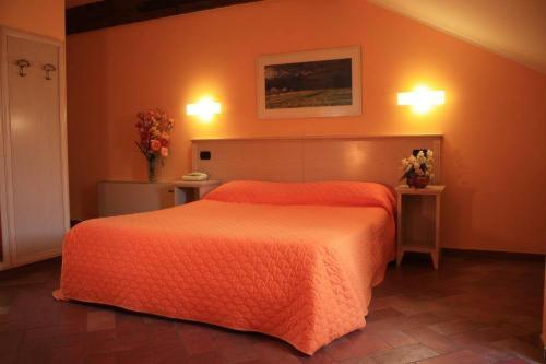 Economy Double or Twin Room image 4