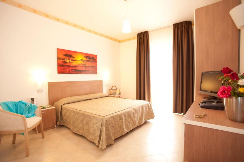 Triple Room image 2