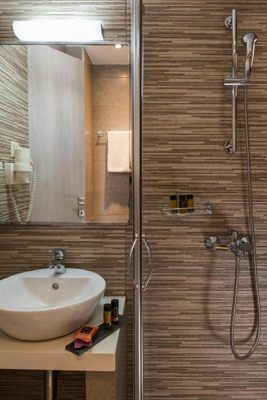 Budget Standard Double Room with City View image 2