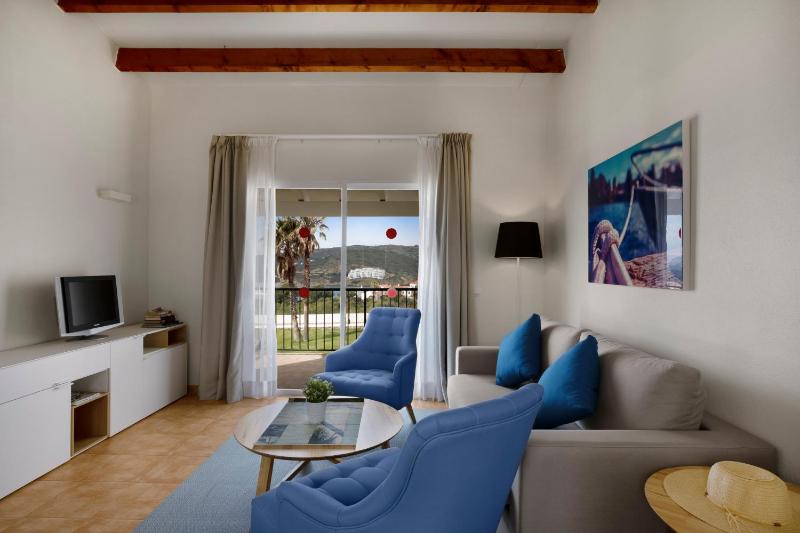 Apartment (2 Adults + 1 Child) image 4