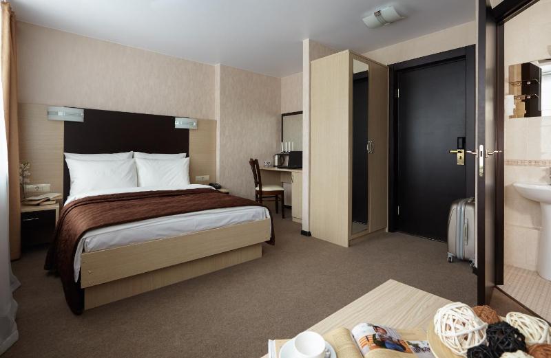 Superior Double Room image 3