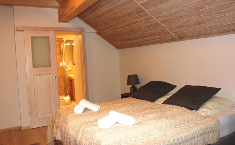 Double or Twin Room with Garden View image 4