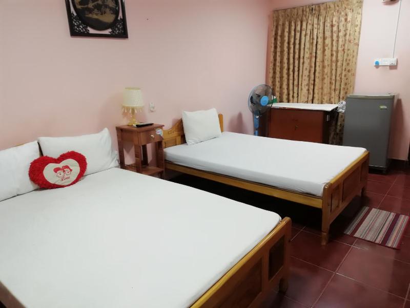 Sunshine Hotel - image 34