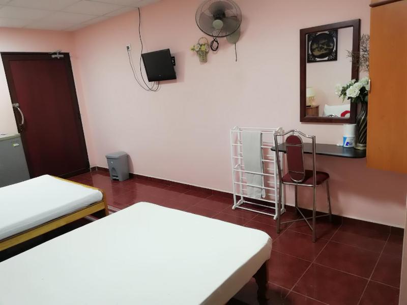 Sunshine Hotel - image 5